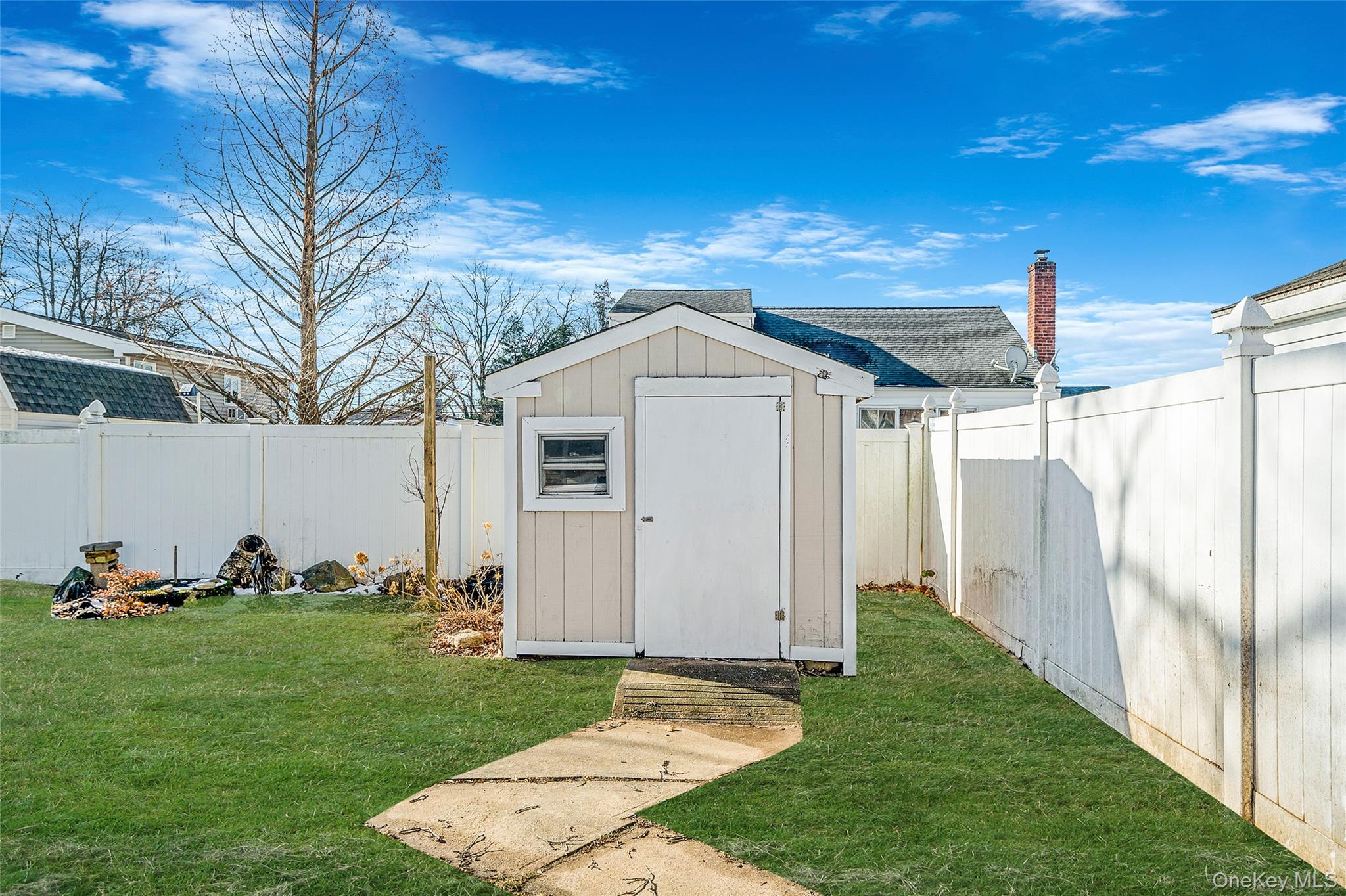 #5 photo, 266 W 16th Street, Deer Park , NY 11729