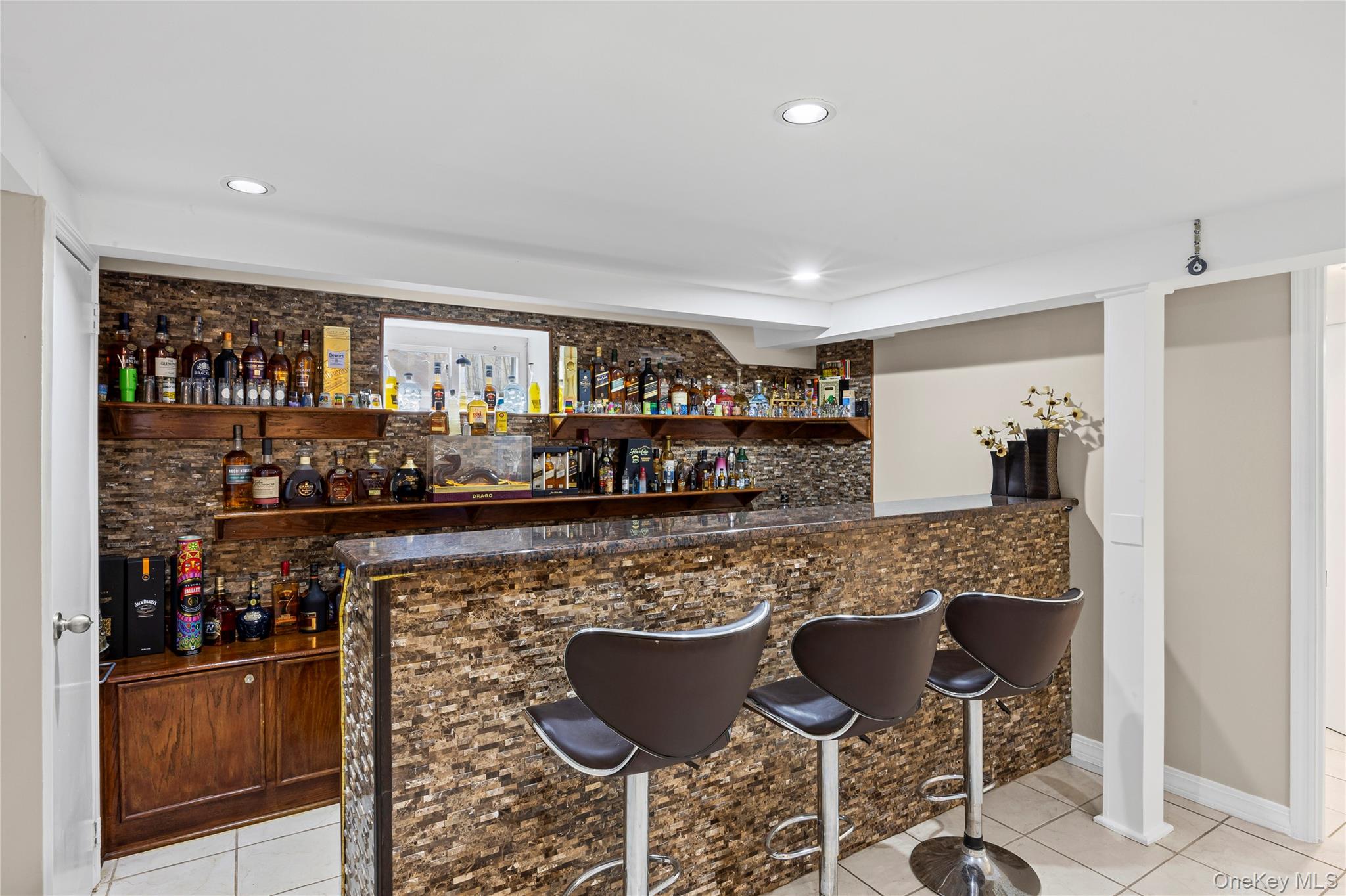 #15 photo, 24 Ferndale Drive, Hicksville , NY 11801