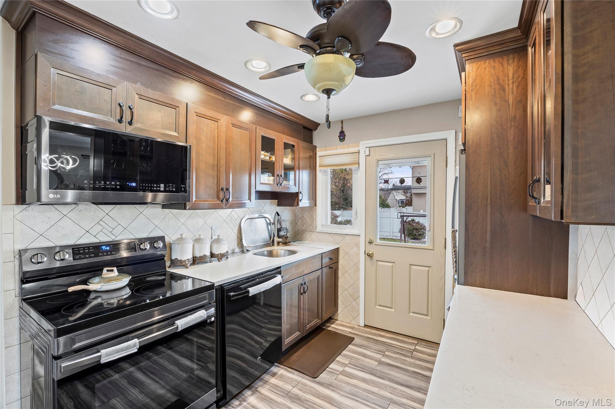 #4 photo, 24 Ferndale Drive, Hicksville , NY 11801