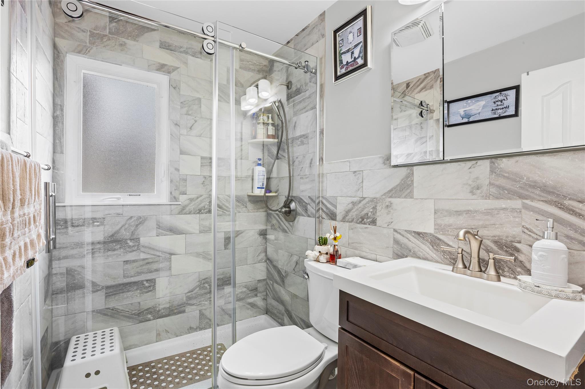 #9 photo, 24 Ferndale Drive, Hicksville , NY 11801