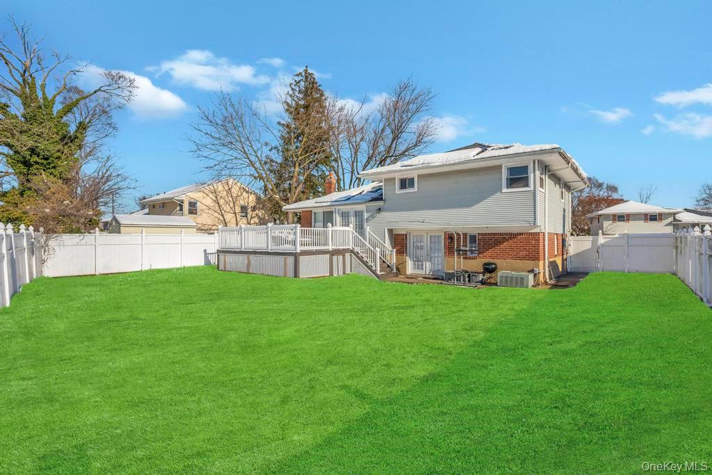 #18 photo, 19 Evers Street, Hicksville , NY 11801