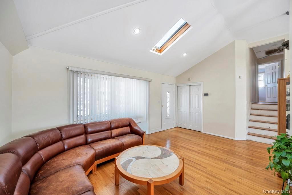 #5 photo, 19 Evers Street, Hicksville , NY 11801