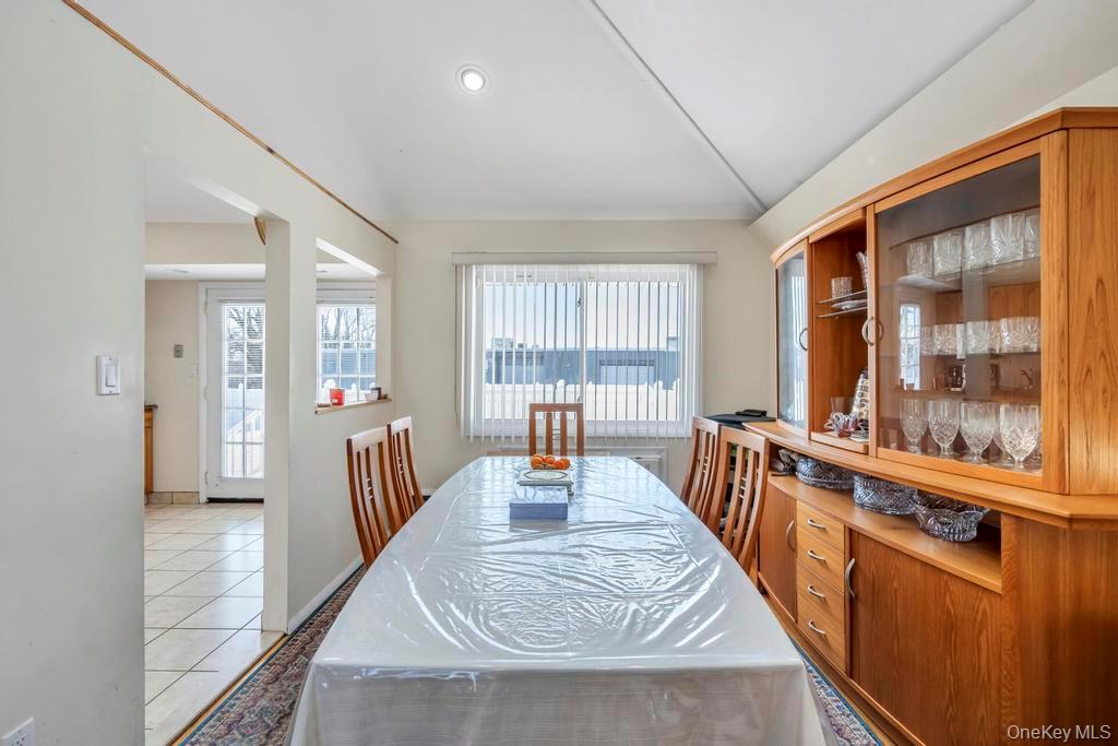 #7 photo, 19 Evers Street, Hicksville , NY 11801