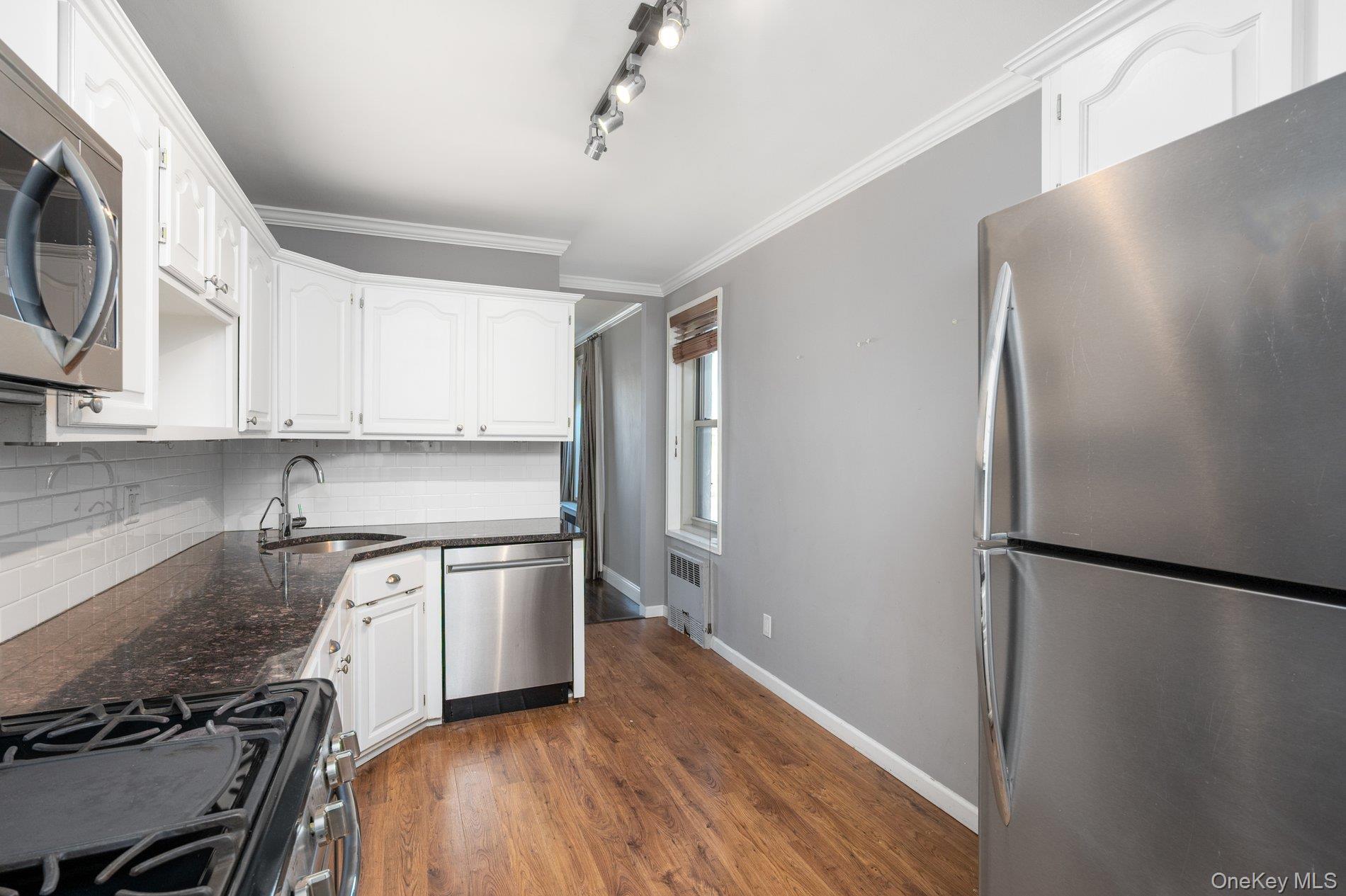 #11 photo, 23-55 Bell Boulevard Boulevard, 皇后区 Bayside , NY 11360