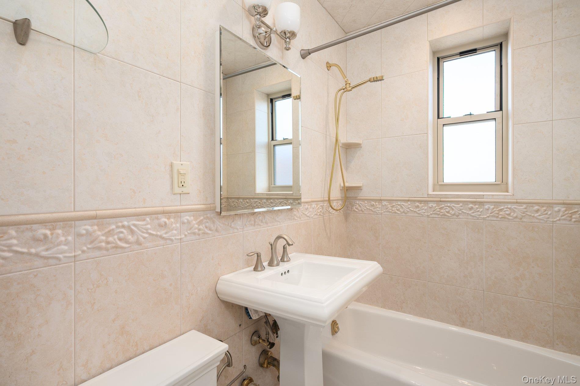 #14 photo, 23-55 Bell Boulevard Boulevard, 皇后区 Bayside , NY 11360