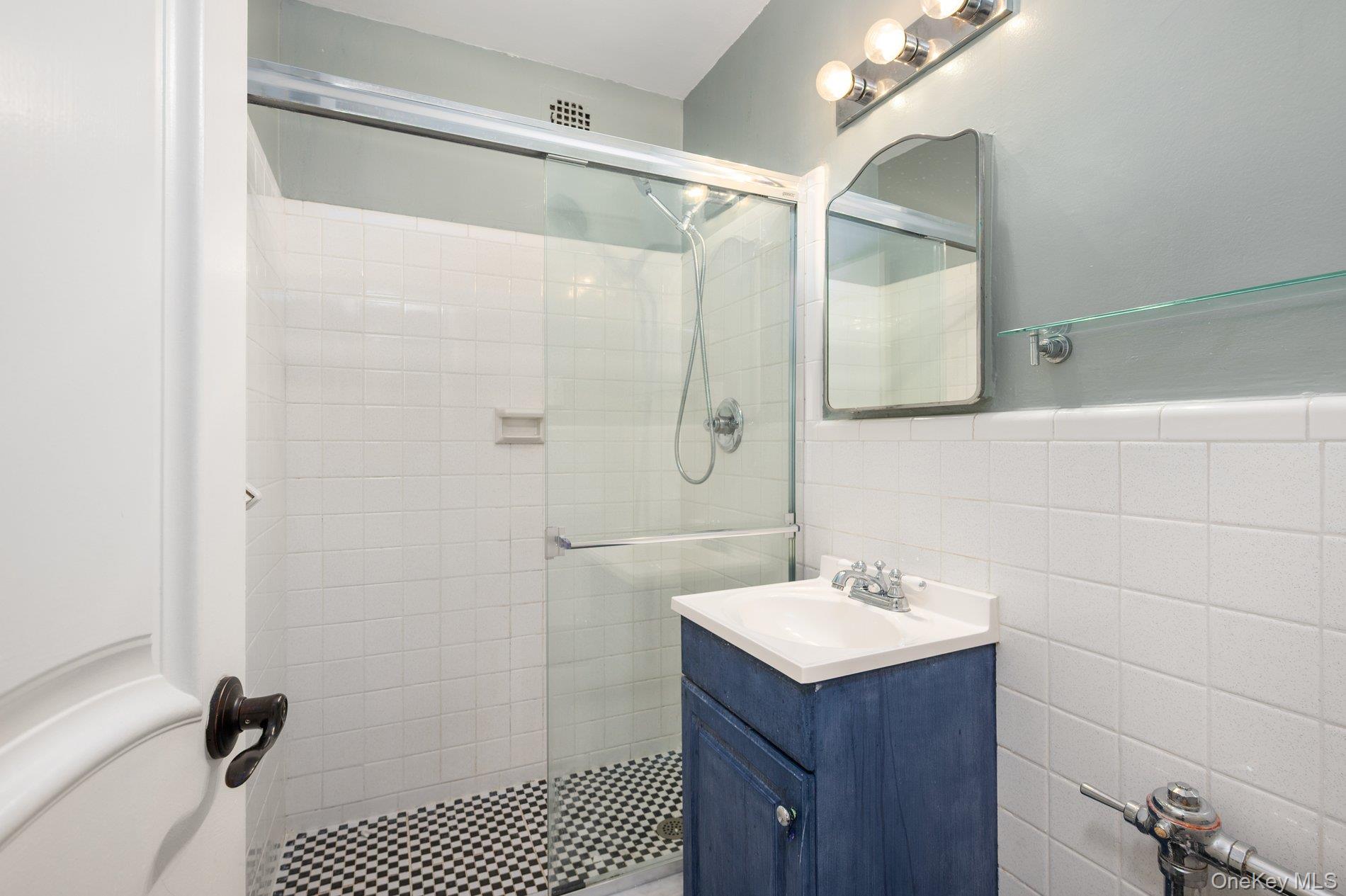 #16 photo, 23-55 Bell Boulevard Boulevard, 皇后区 Bayside , NY 11360