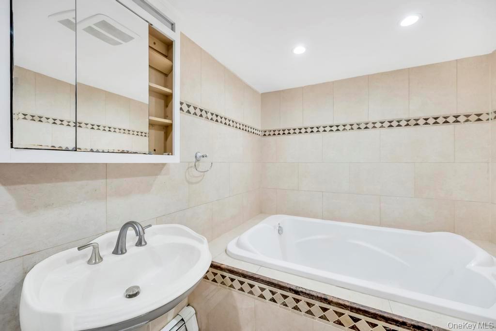 #11 photo, 32 Longfellow Avenue, Westbury , NY 11590