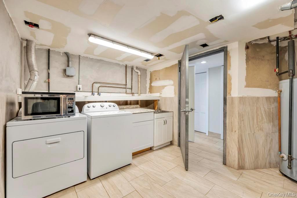 #20 photo, 32 Longfellow Avenue, Westbury , NY 11590