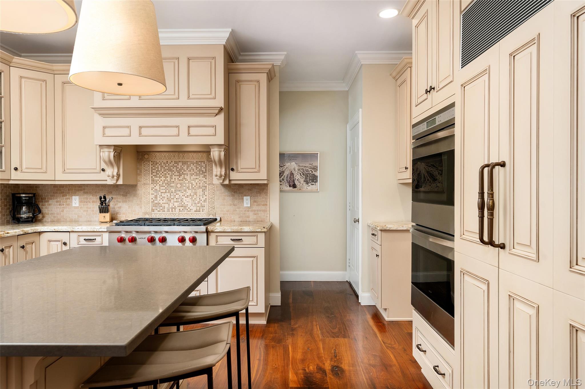 #11 photo, 8 Mountain Laurel Lane, Southampton , NY 11968