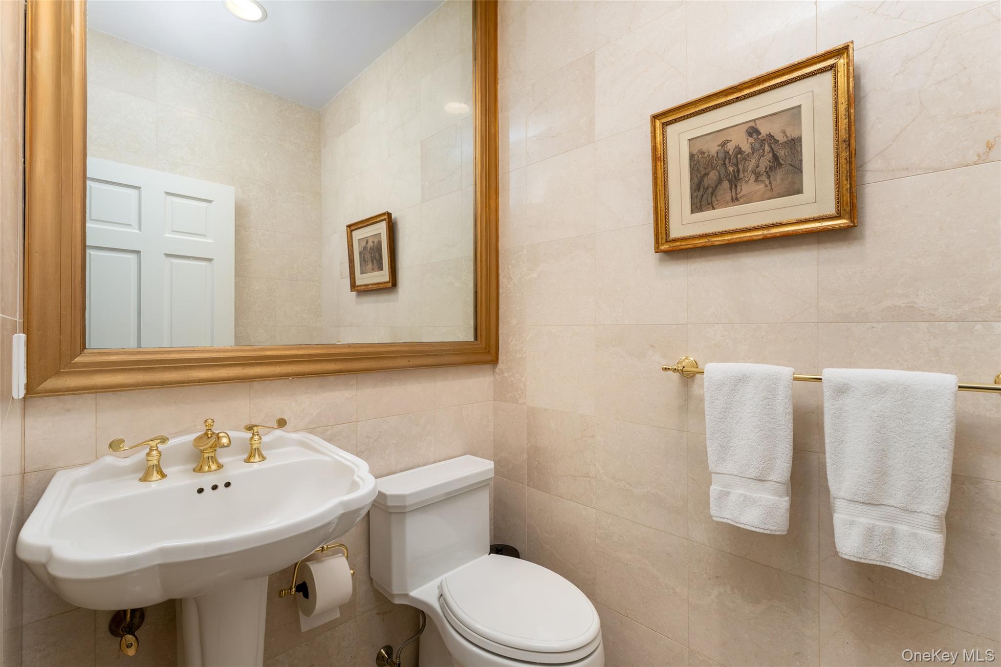 #17 photo, 8 Mountain Laurel Lane, Southampton , NY 11968