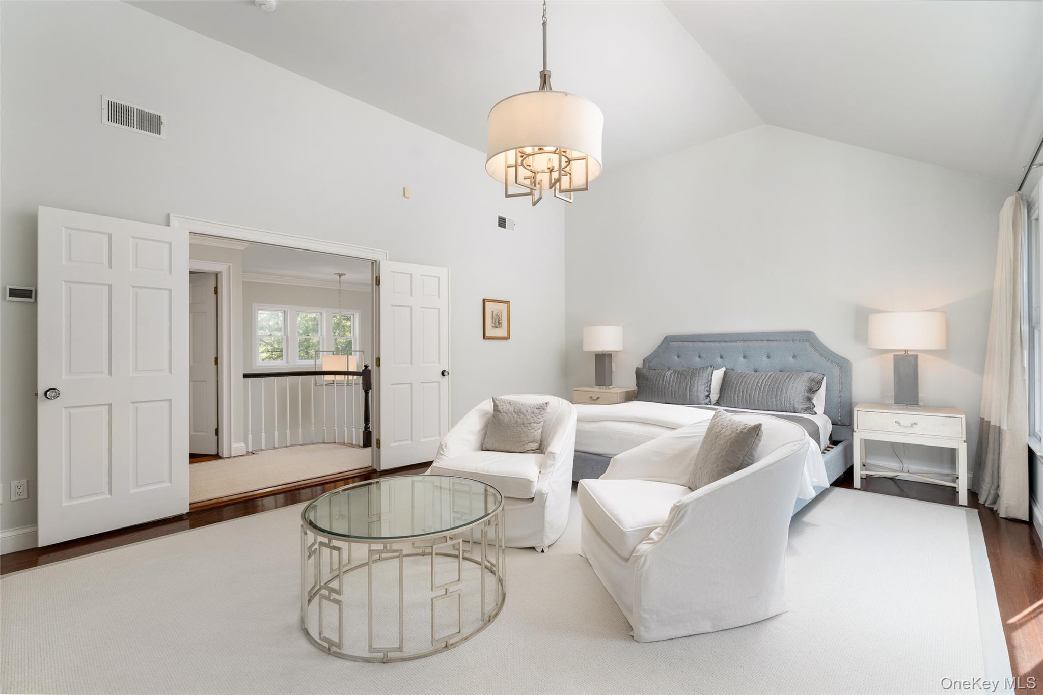 #19 photo, 8 Mountain Laurel Lane, Southampton , NY 11968