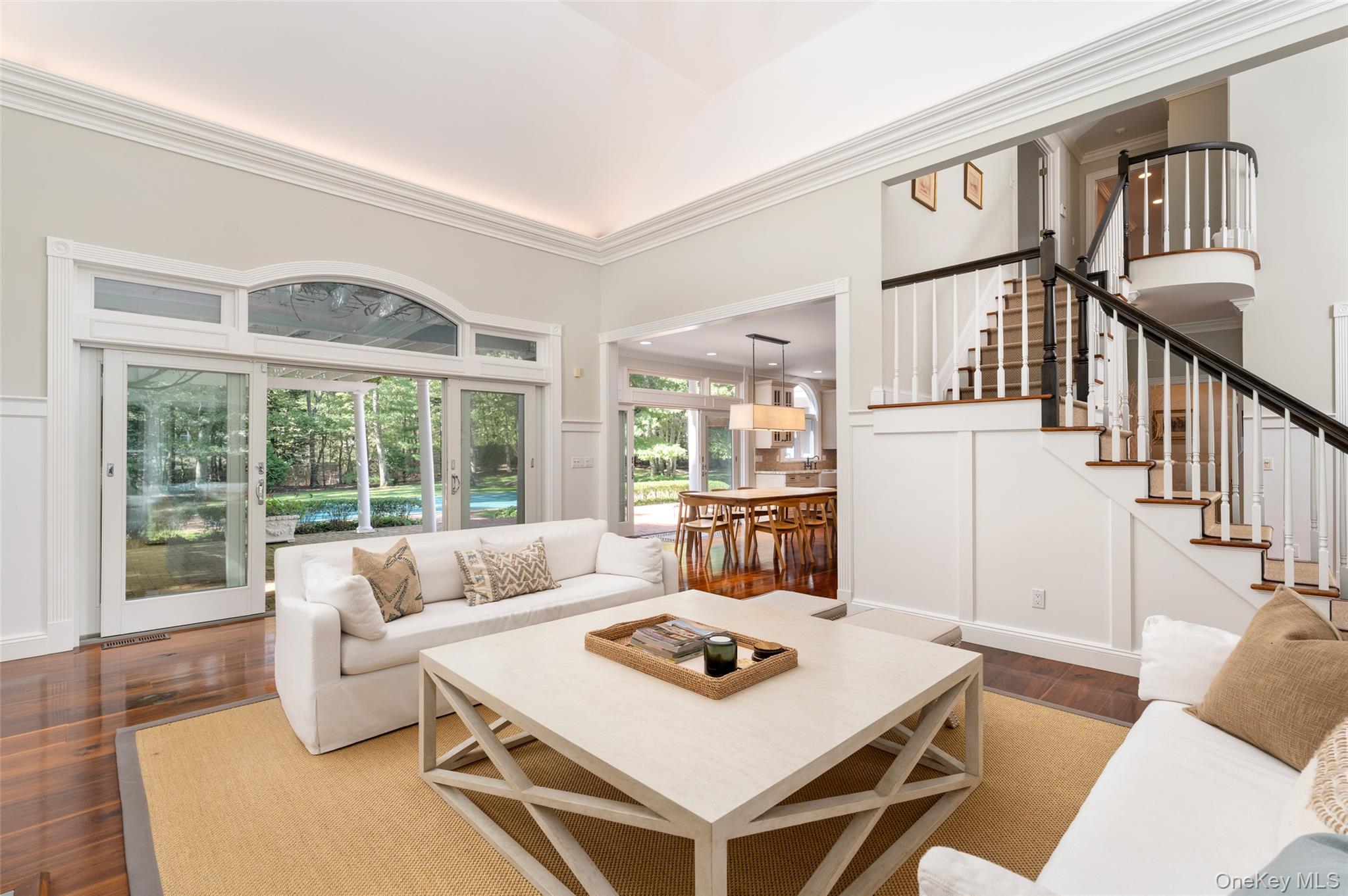 #4 photo, 8 Mountain Laurel Lane, Southampton , NY 11968