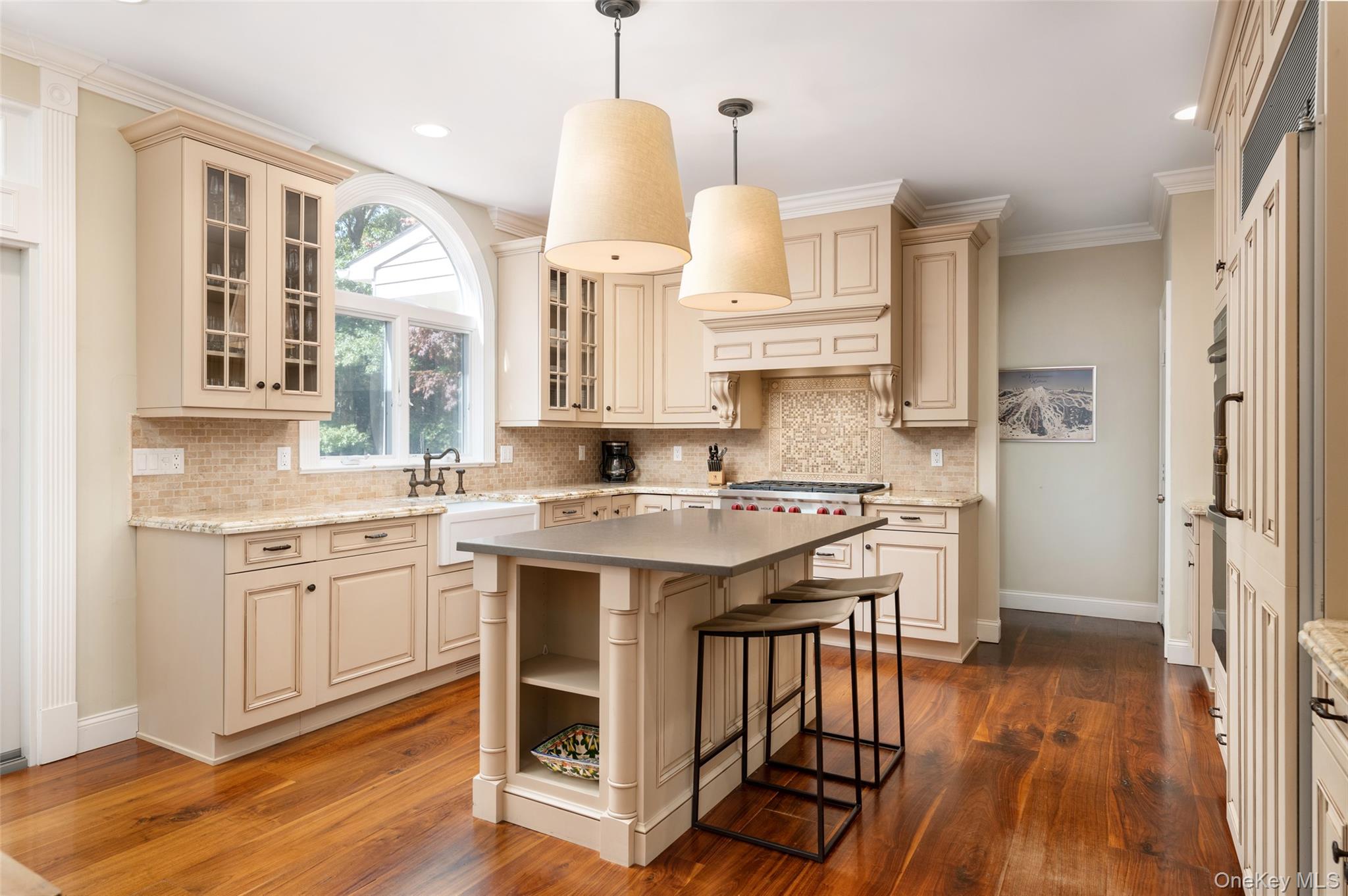 #8 photo, 8 Mountain Laurel Lane, Southampton , NY 11968