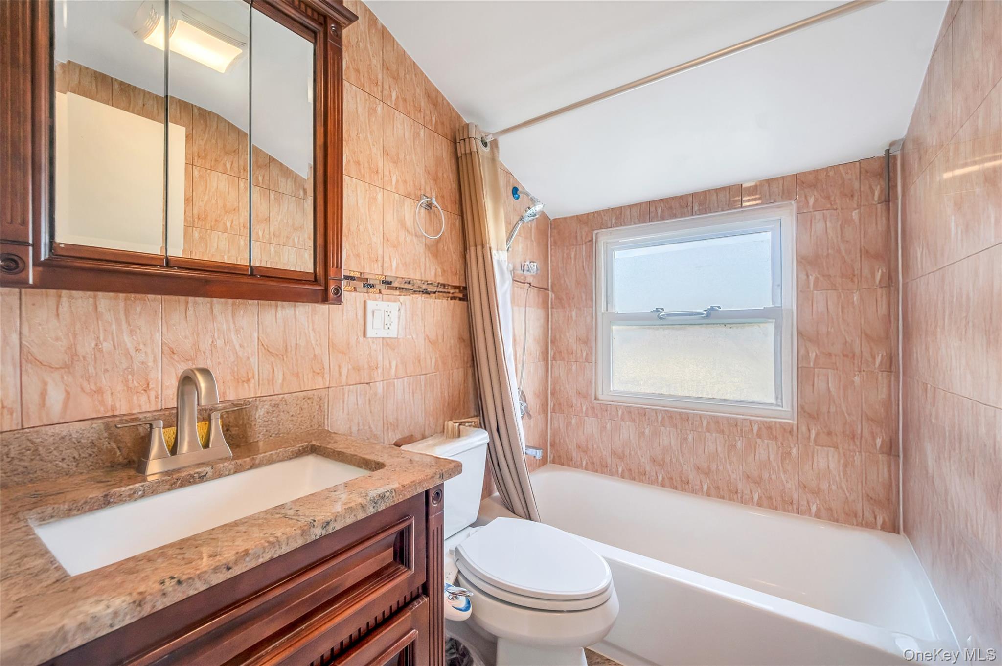 #12 photo, 154 8th Street, ناسو Bethpage , NY 11714