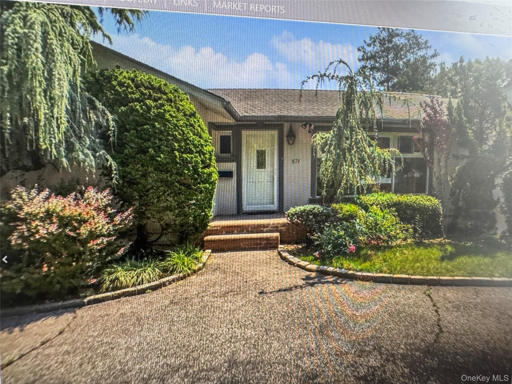 #2 photo, 571 Richmond Road, 长岛 East Meadow , NY 11554