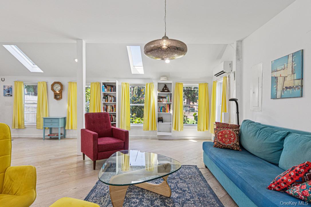 #7 photo, 28 S Brett Street, Beacon , NY 12508