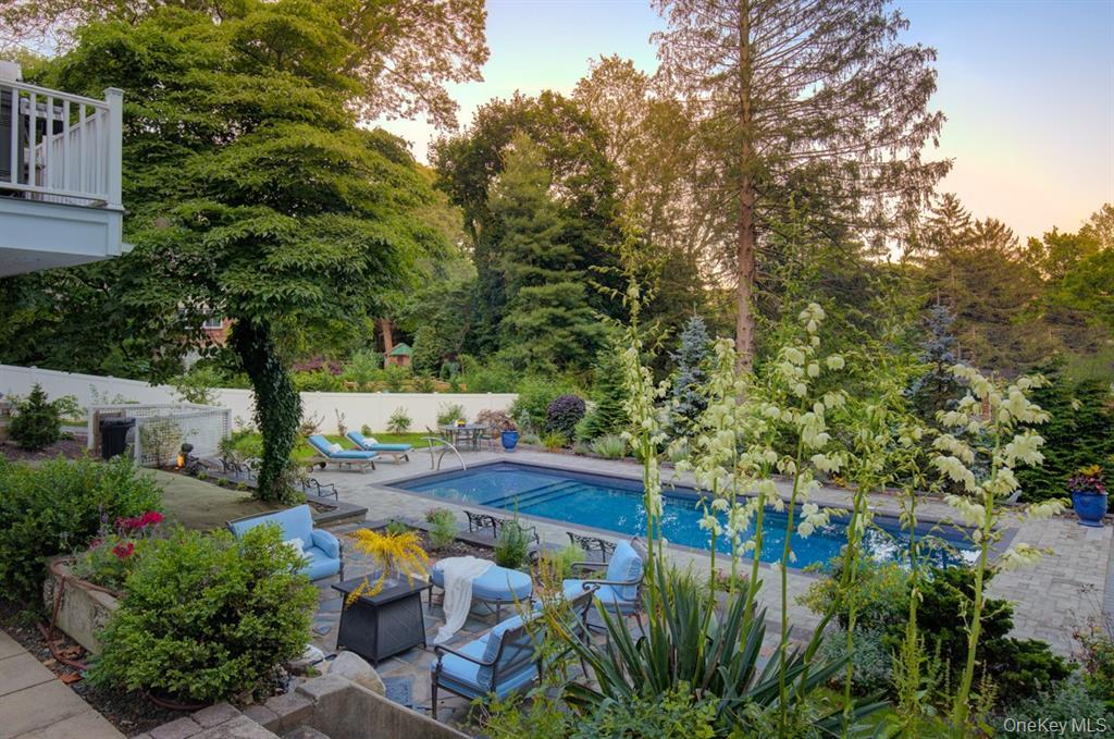 #1 photo, 2 Spring Hollow Road, 롱 아일랜드 Centerport , NY 11721