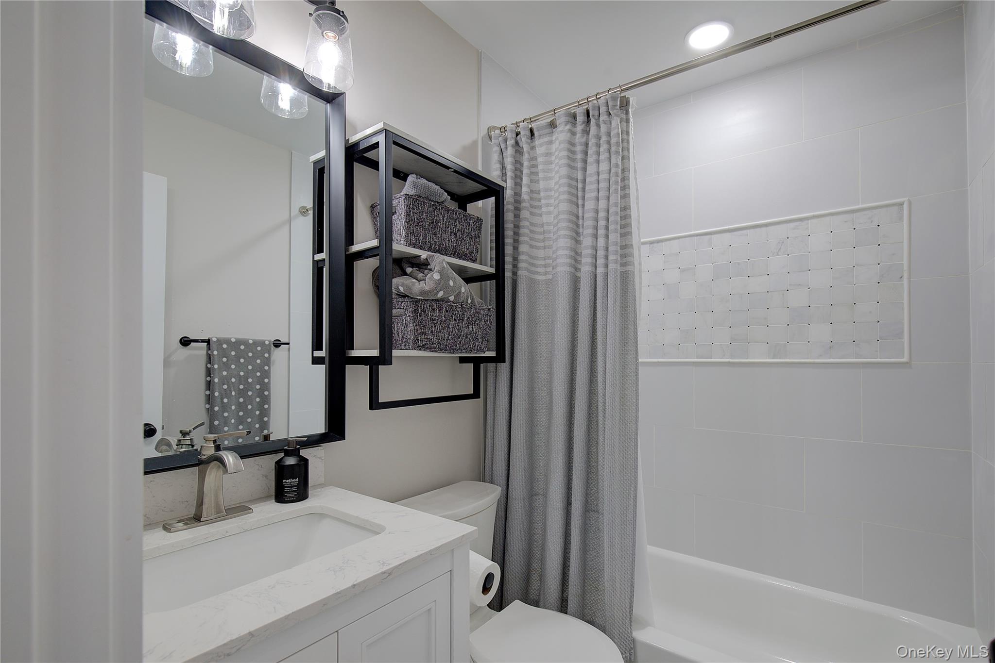 #15 photo, 2 Spring Hollow Road, 롱 아일랜드 Centerport , NY 11721