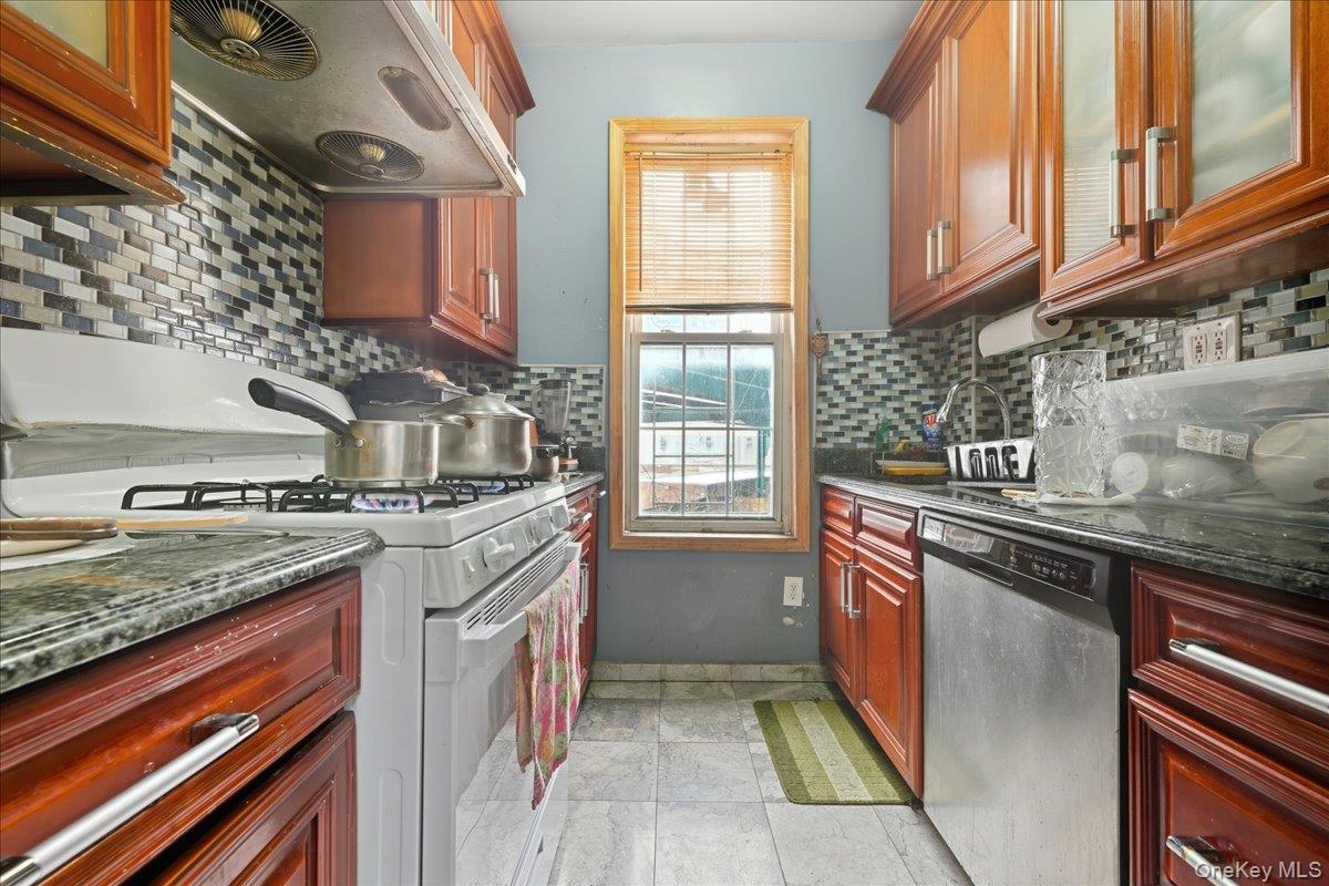 #17 photo, 756 Woodward Avenue, Ridgewood , NY 11385