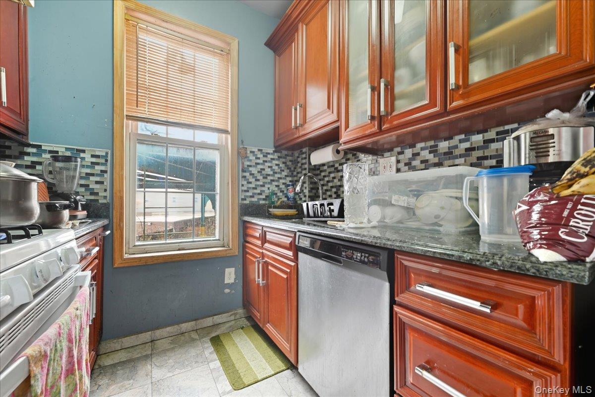 #18 photo, 756 Woodward Avenue, Ridgewood , NY 11385