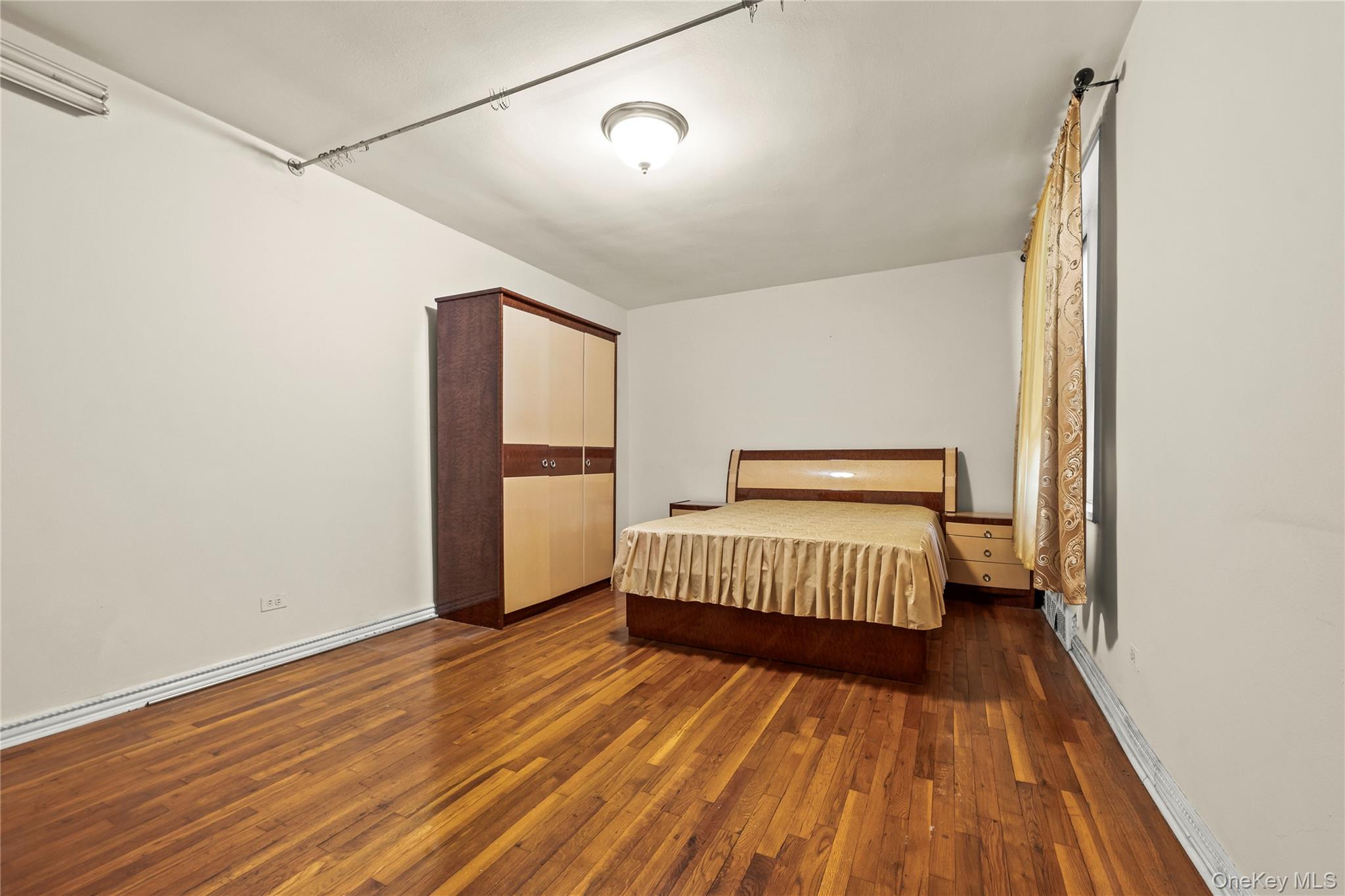 #7 photo, 84-31 Van Wyck Expressway, 皇后區 Jamaica , NY 11435