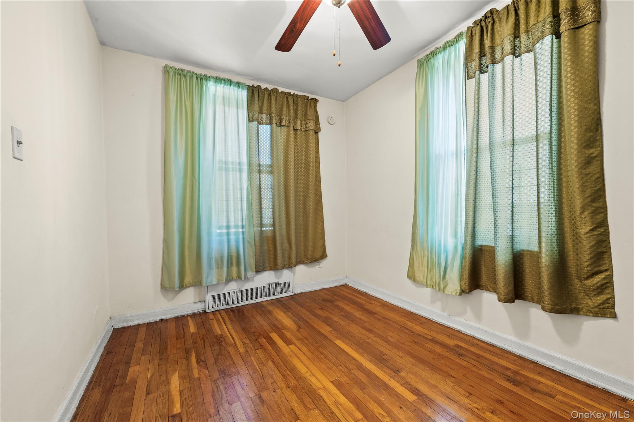 #9 photo, 84-31 Van Wyck Expressway, 皇后區 Jamaica , NY 11435