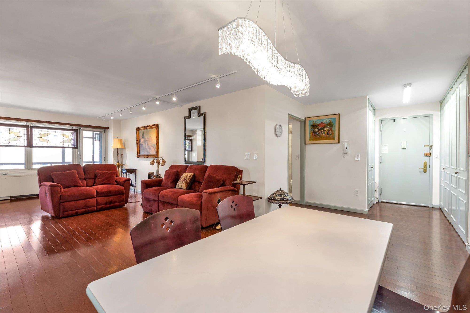 #4 photo, 70-20 108th Street, Forest Hills , NY 11375