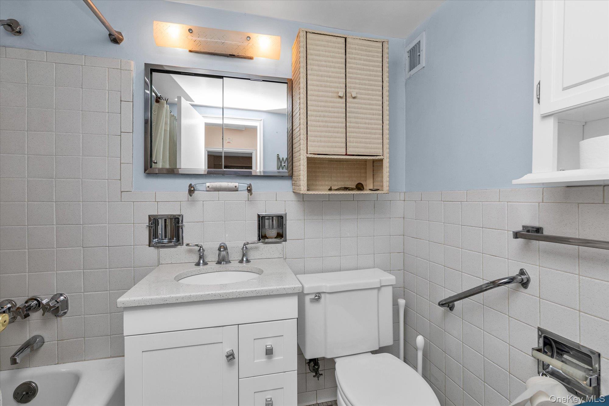 #6 photo, 70-20 108th Street, Forest Hills , NY 11375