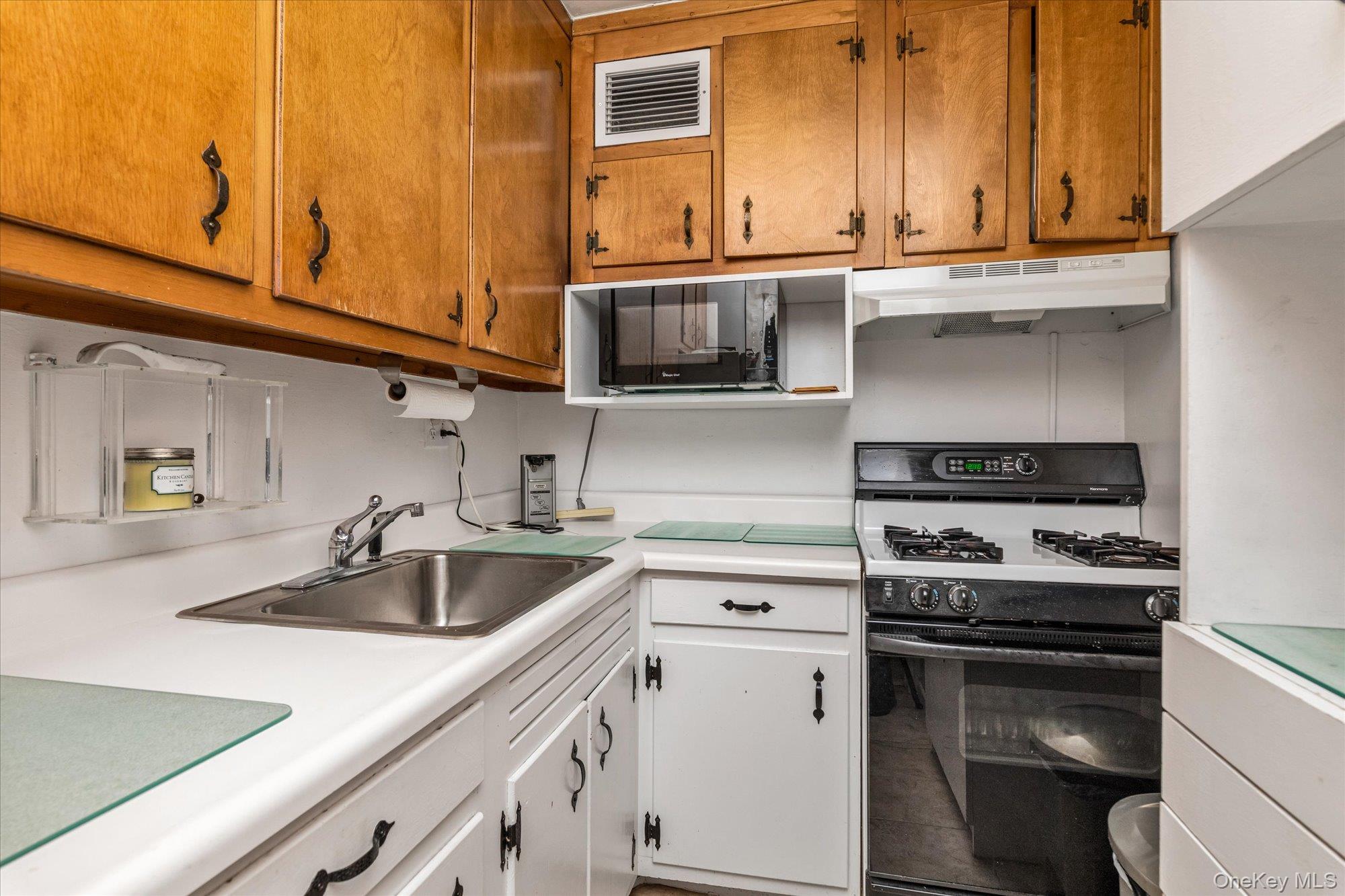 #7 photo, 70-20 108th Street, Forest Hills , NY 11375