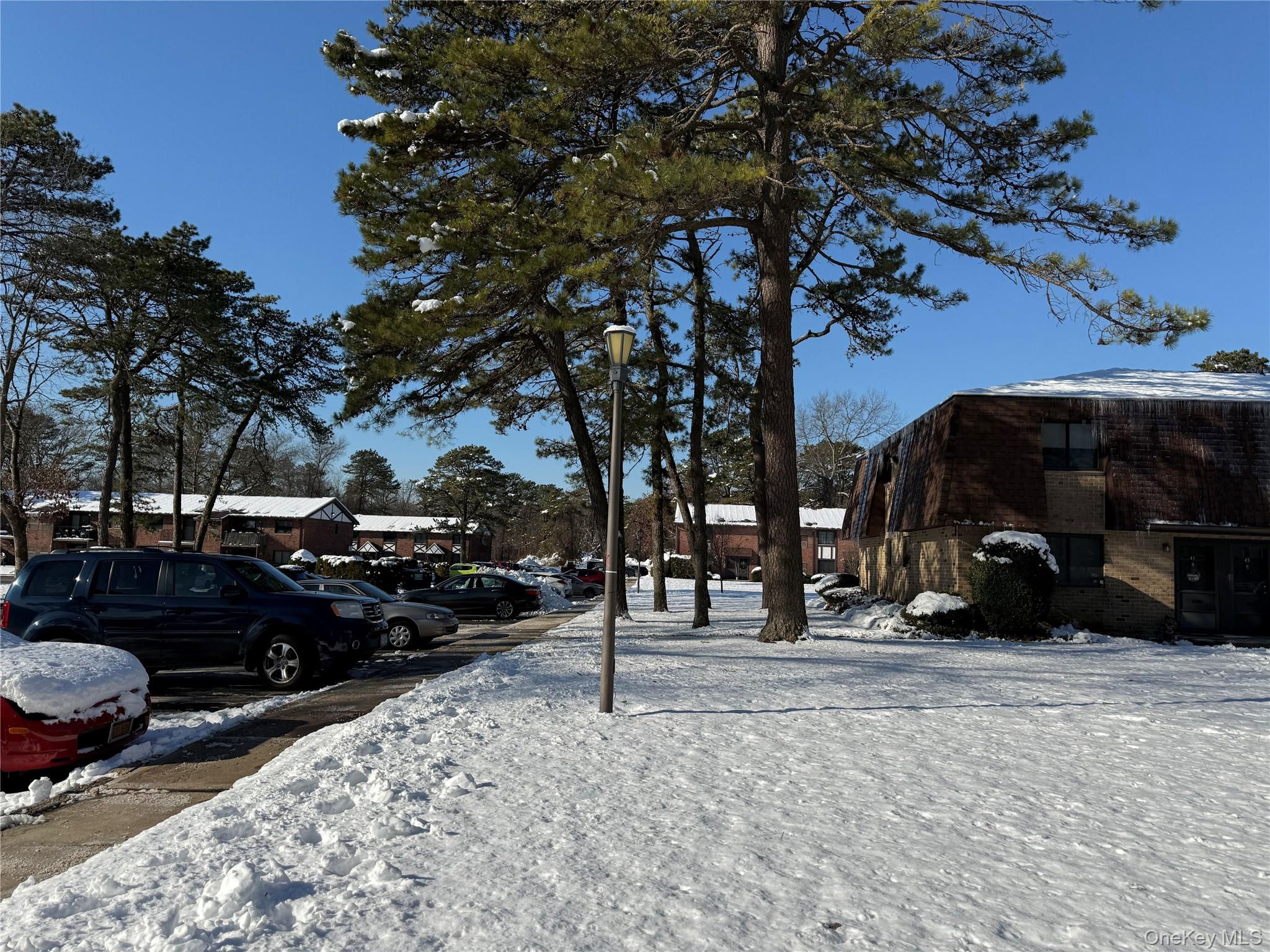 #2 photo, 55 Pinebrook Place, 롱 아일랜드 Bay Shore , NY 11706