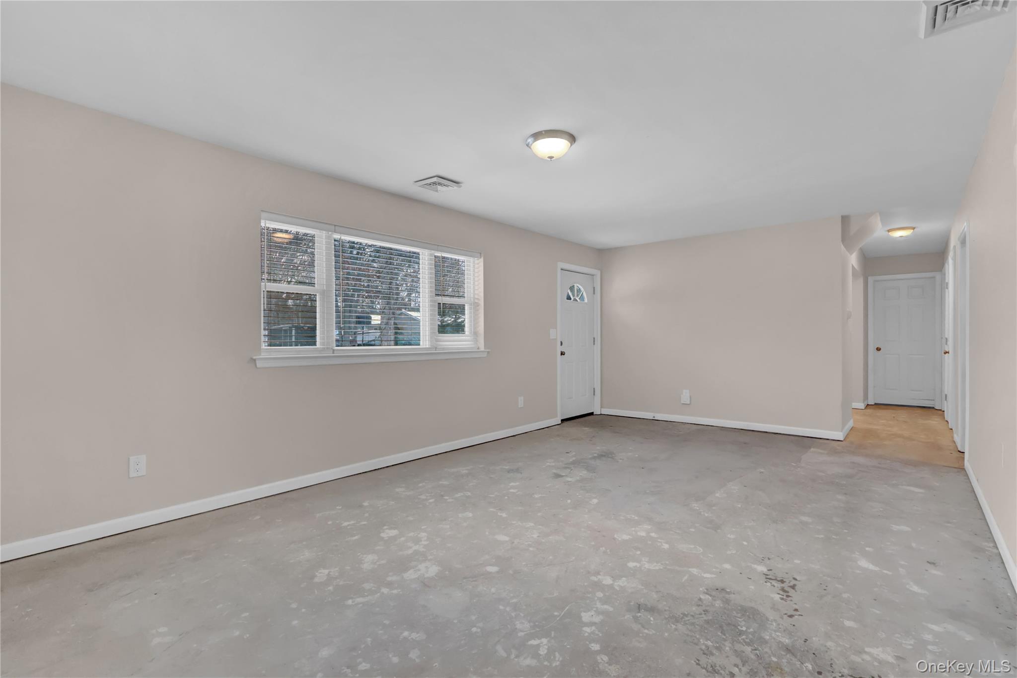 #4 photo, 2 7th Street, 롱 아일랜드 Center Moriches , NY 11934