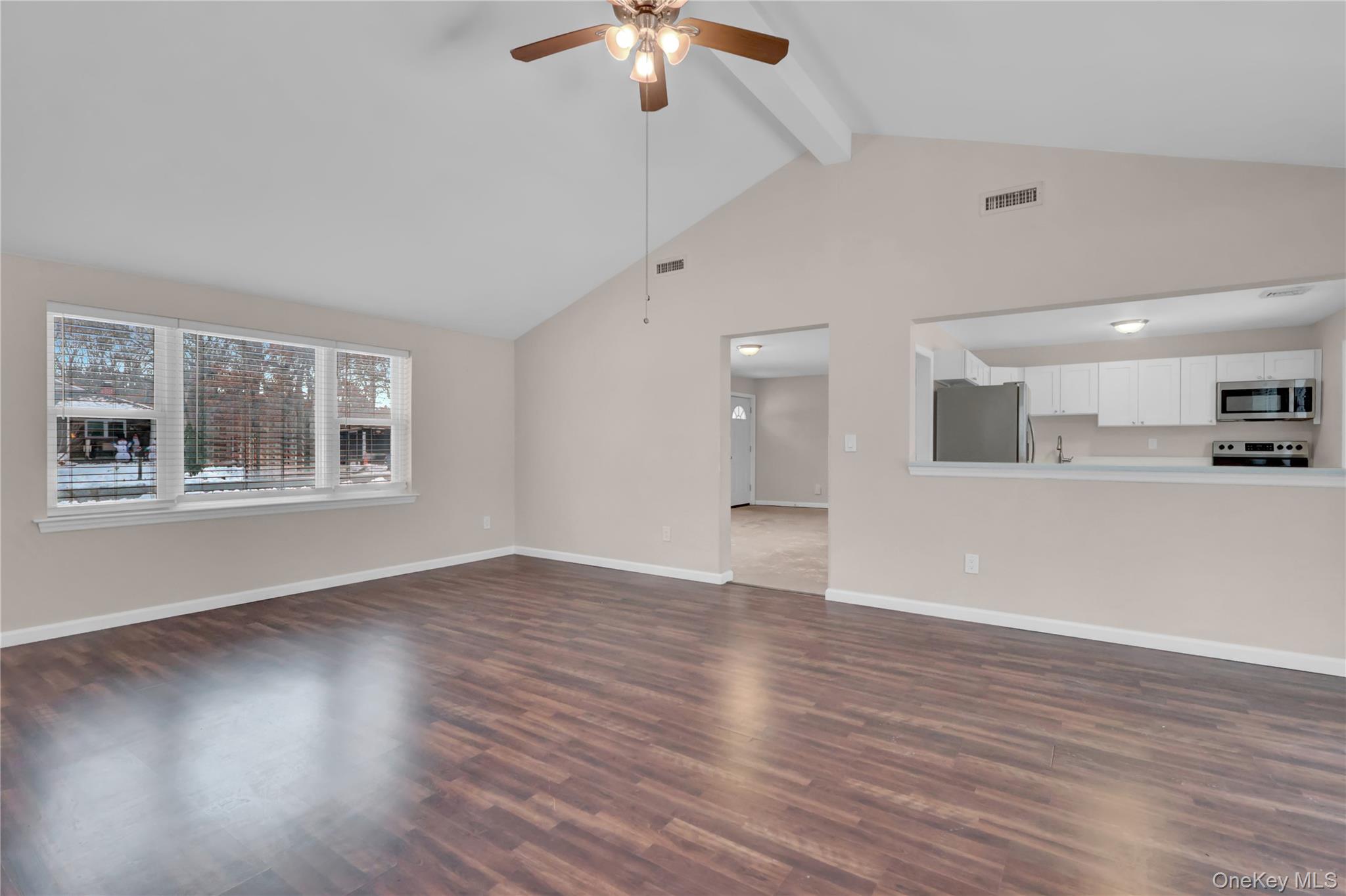 #7 photo, 2 7th Street, 롱 아일랜드 Center Moriches , NY 11934