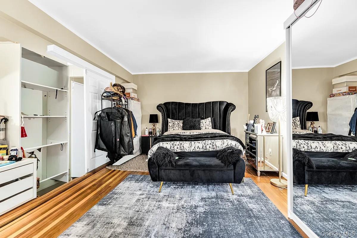 #11 photo, 2 W End Avenue, Brooklyn , NY 11235