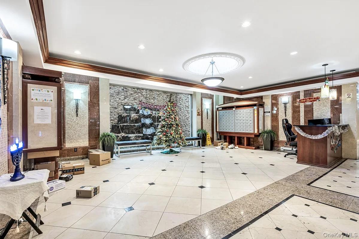 #2 photo, 2 W End Avenue, Brooklyn , NY 11235