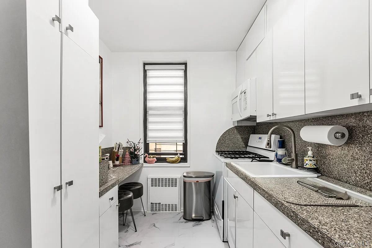 #9 photo, 2 W End Avenue, Brooklyn , NY 11235