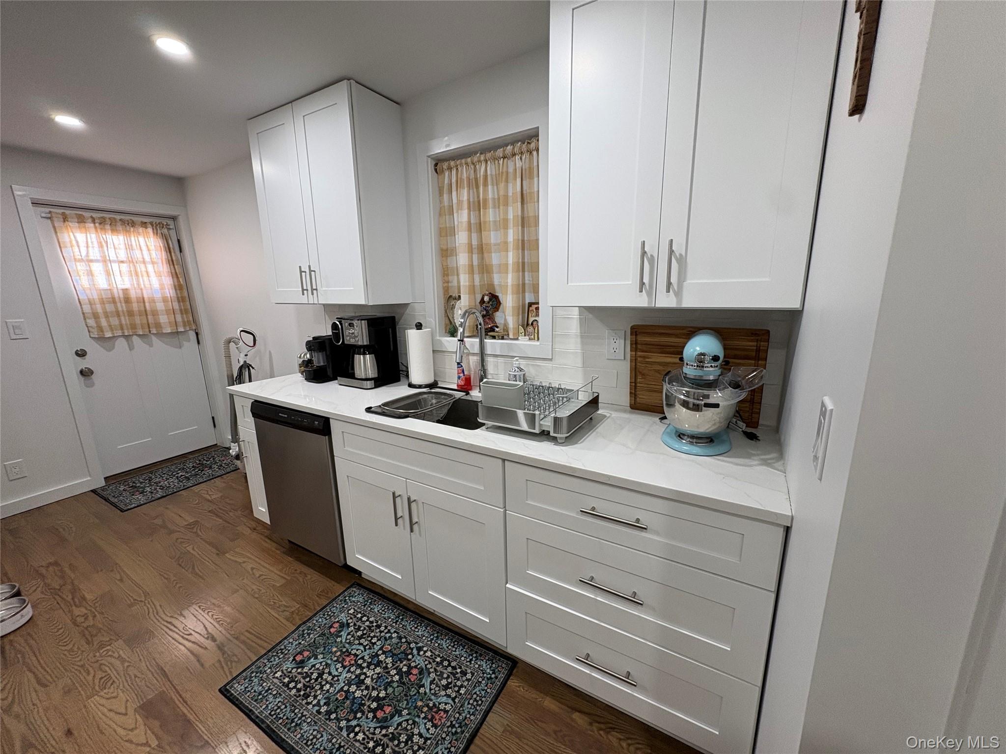 #6 photo, 46 Maxwell Avenue, Oyster Bay , NY 11771