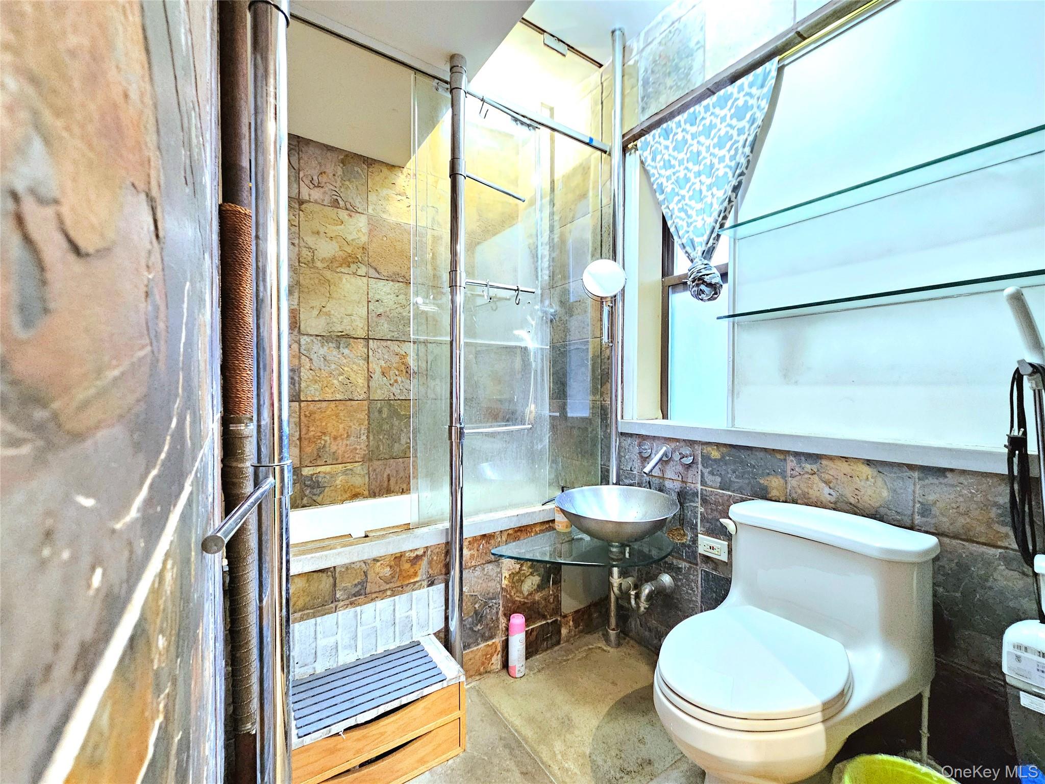 #9 photo, 3281 Hull Avenue, Bronx , NY 10467