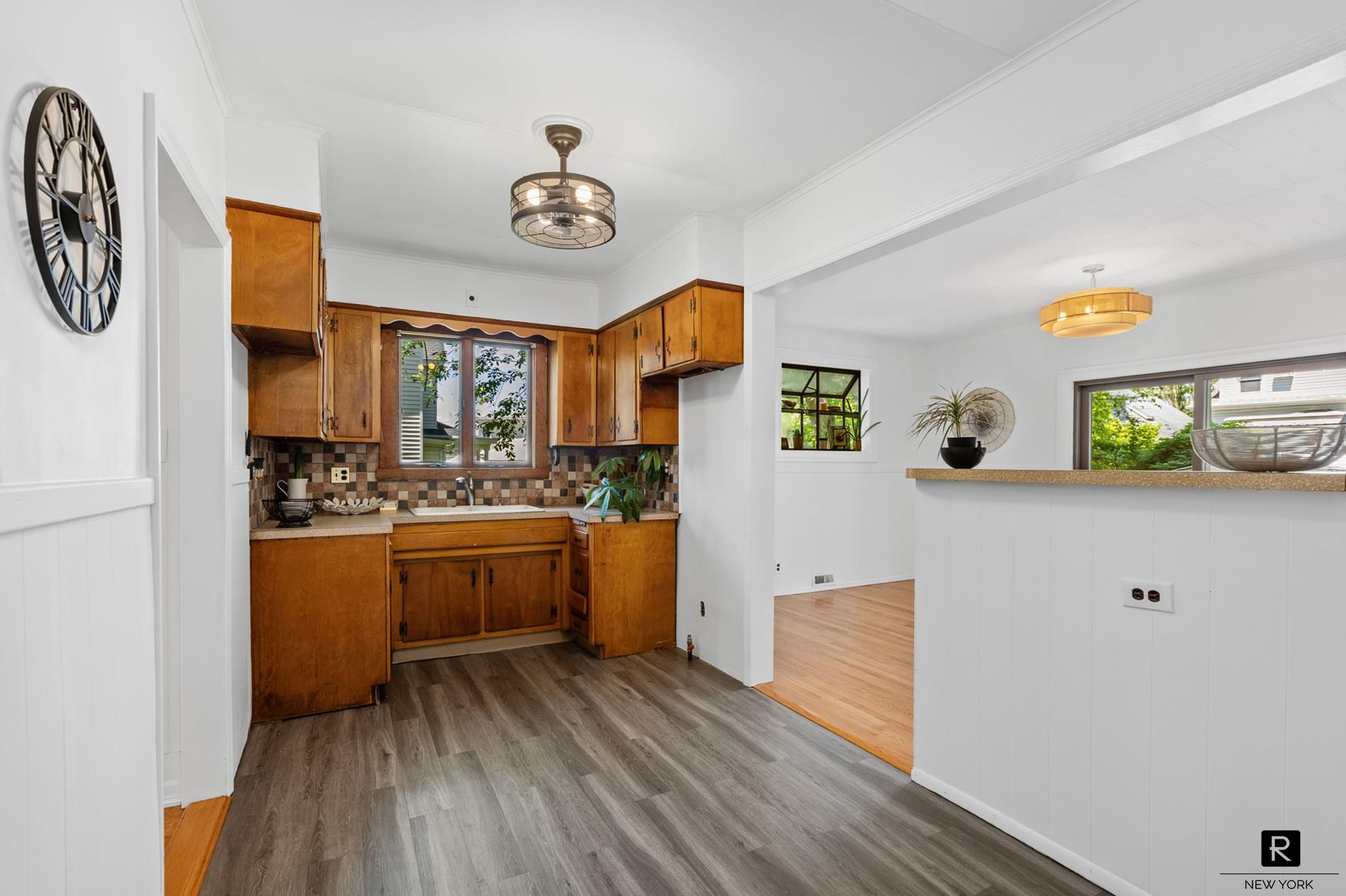 #18 photo, 25 Bay Street, City Island , NY 10464