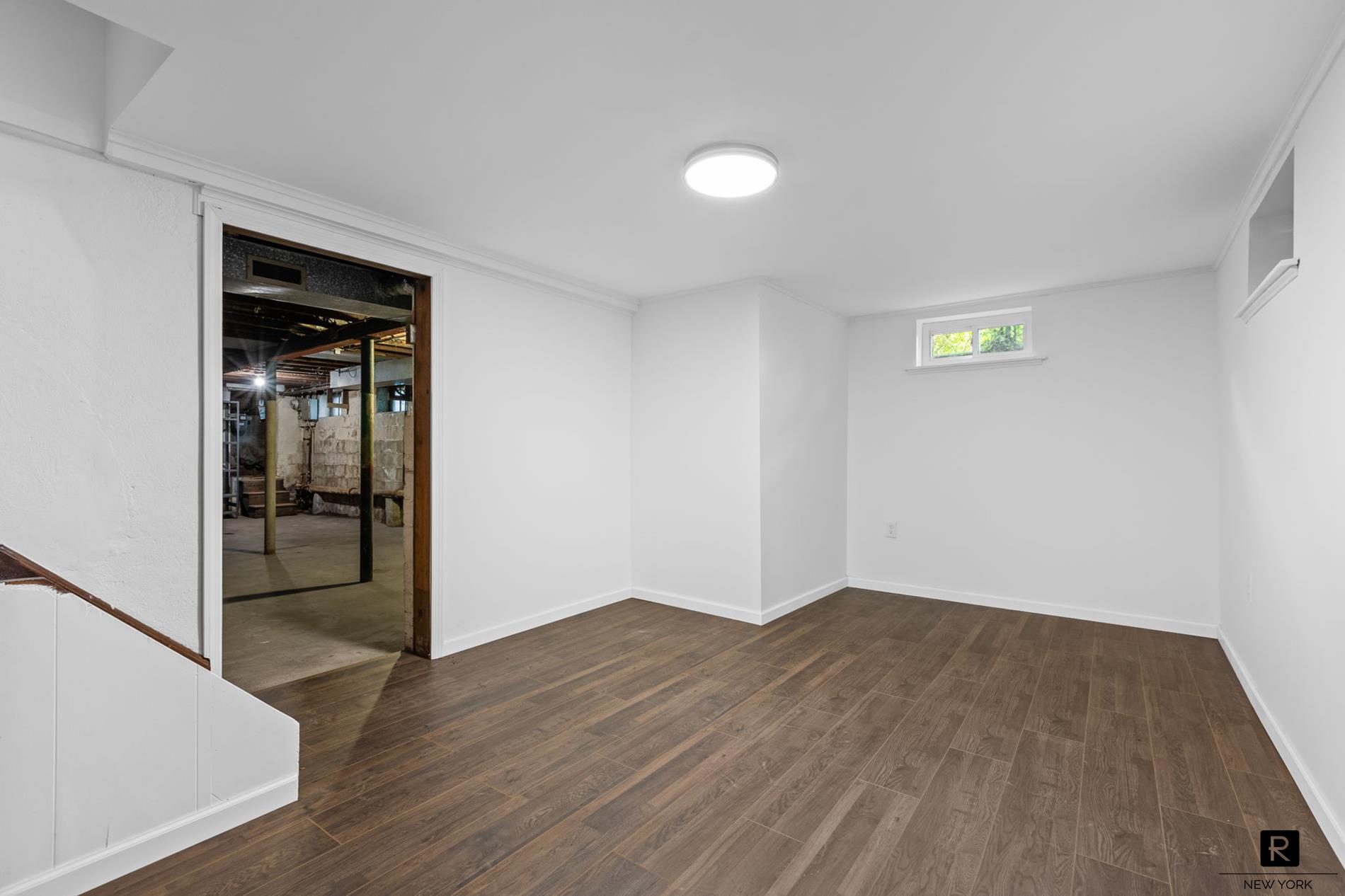 #22 photo, 25 Bay Street, City Island , NY 10464