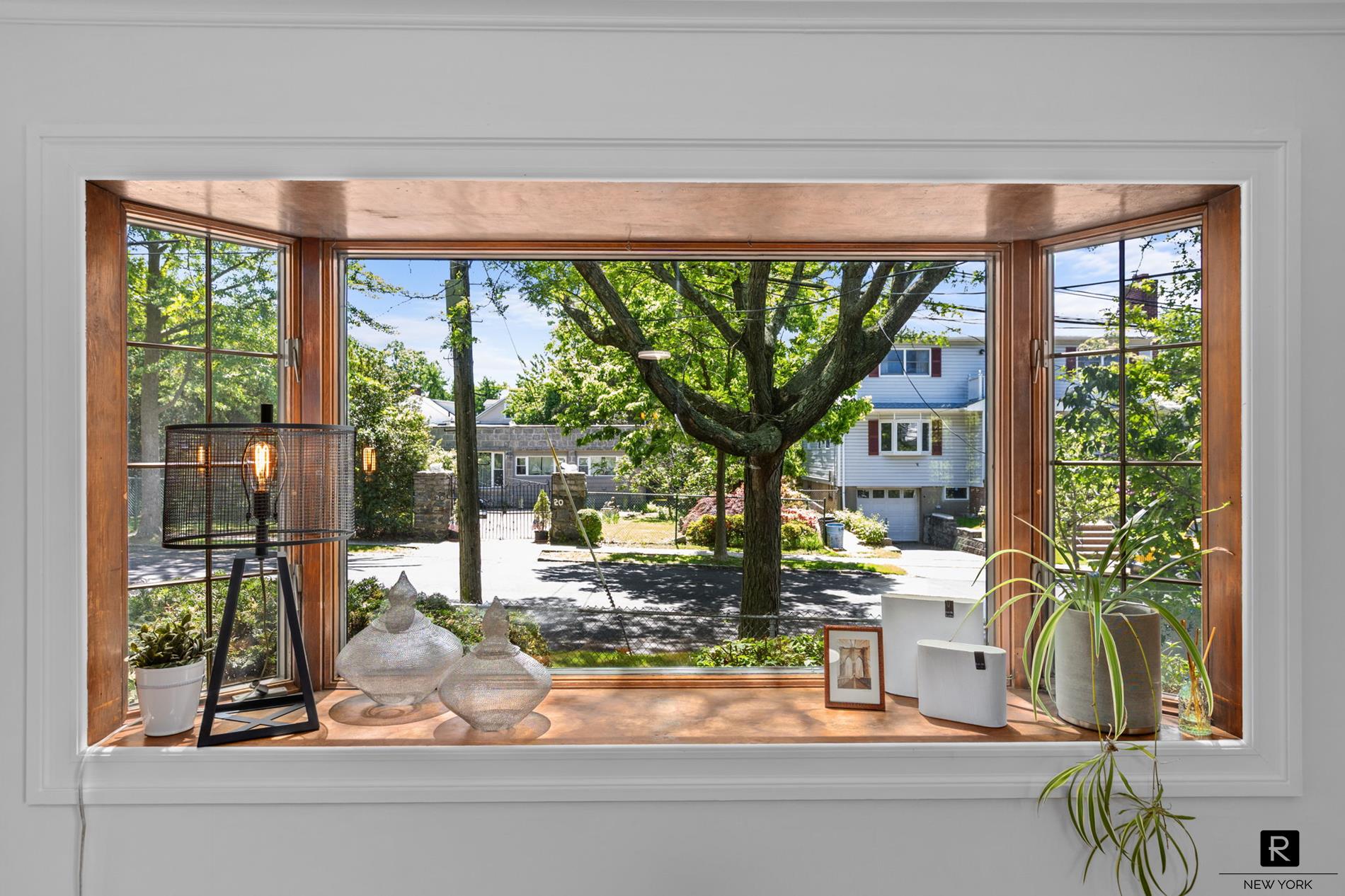 #4 photo, 25 Bay Street, City Island , NY 10464