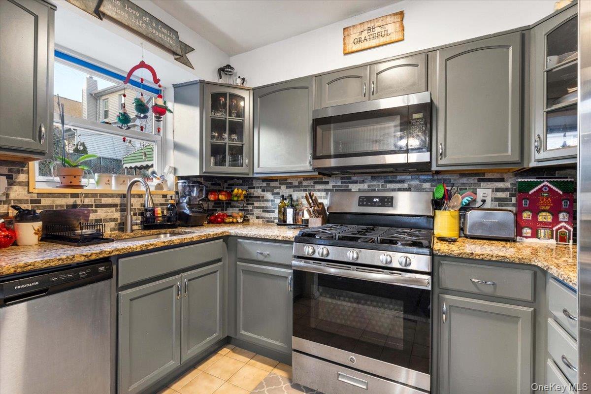 #11 photo, 2761 Hering Avenue, Bronx , NY 10469