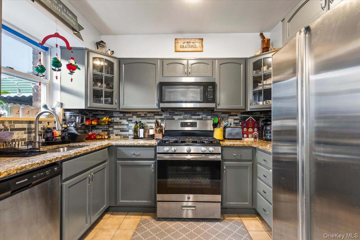 #12 photo, 2761 Hering Avenue, Bronx , NY 10469