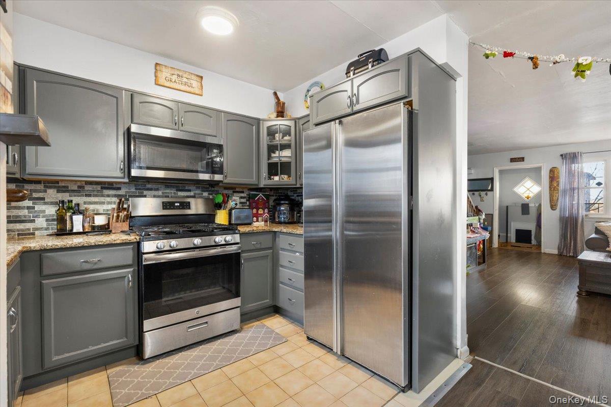 #13 photo, 2761 Hering Avenue, Bronx , NY 10469