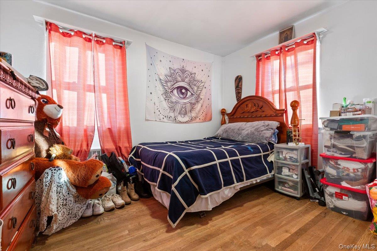 #17 photo, 2761 Hering Avenue, Bronx , NY 10469