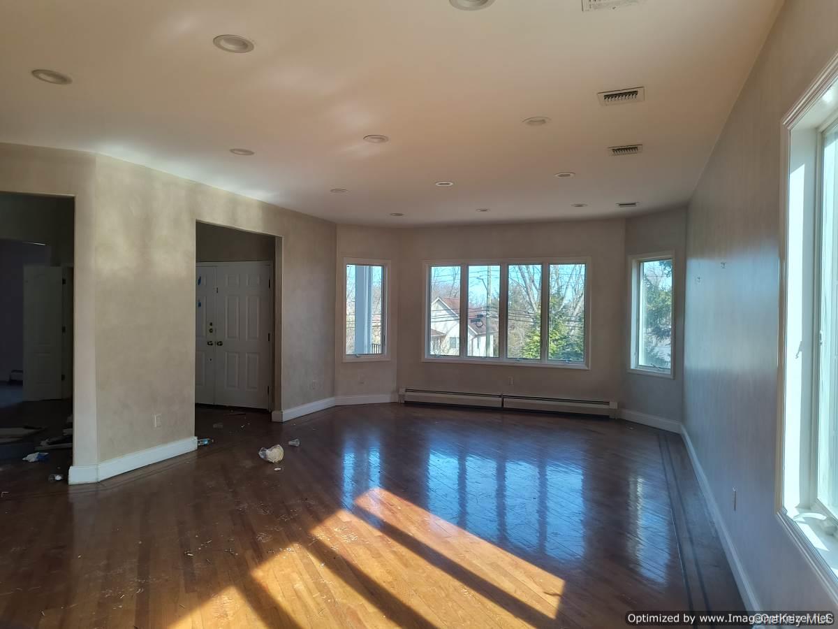 #14 photo, 73 W Maple Avenue, 뉴욕주 Monsey , NY 10952