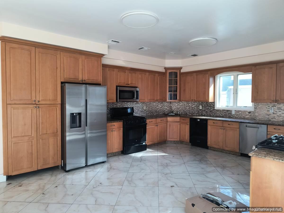 #17 photo, 73 W Maple Avenue, 뉴욕주 Monsey , NY 10952