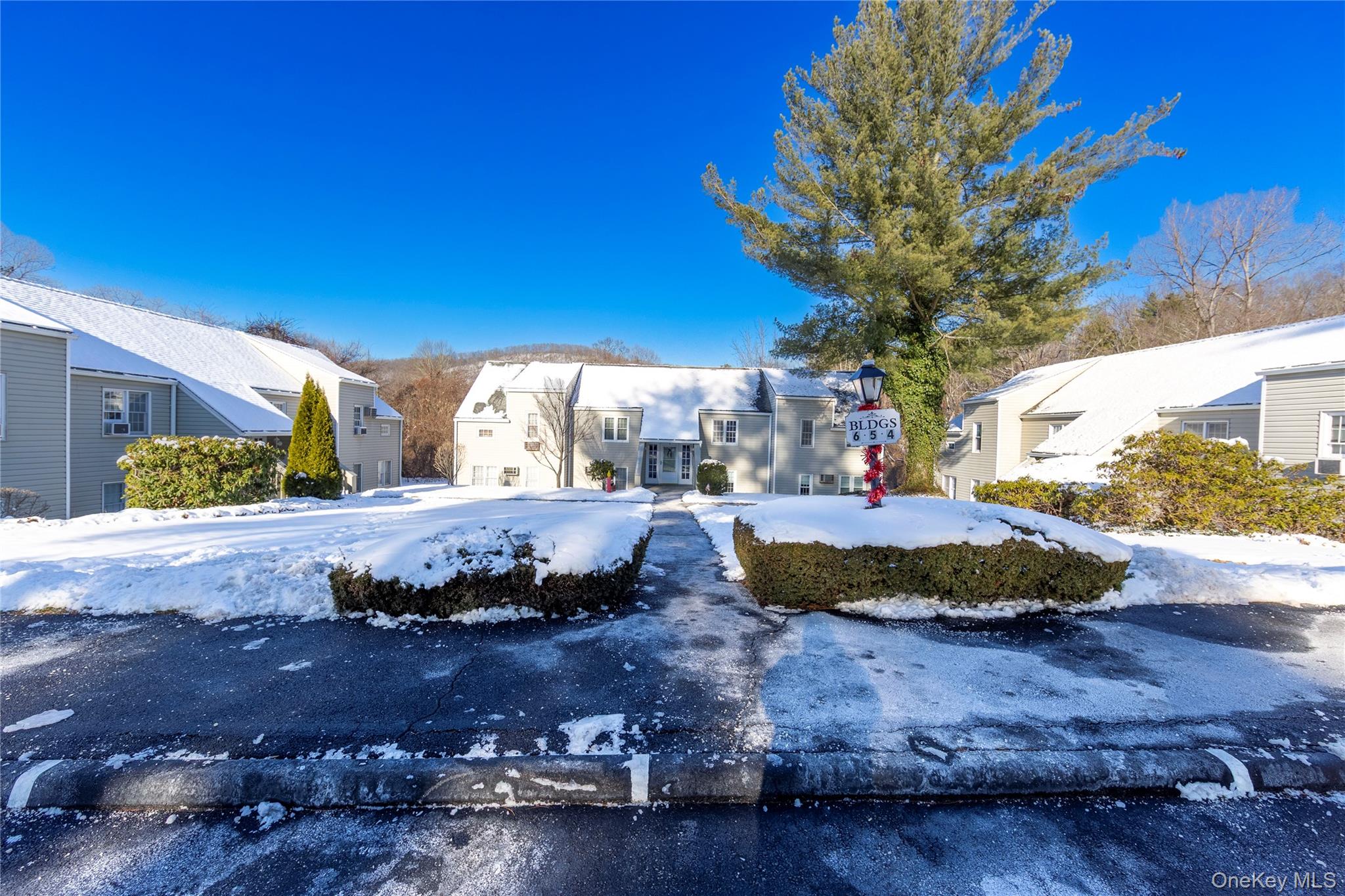 #4 photo, 502 Holly Stream Court, Brewster , NY 10509