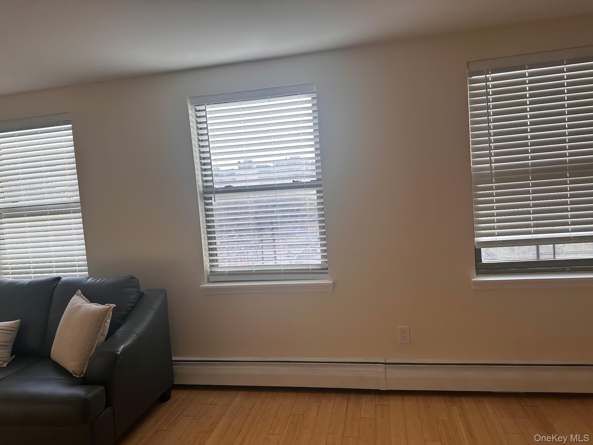 #4 photo, 415 E 160th Street, Bronx , NY 10451