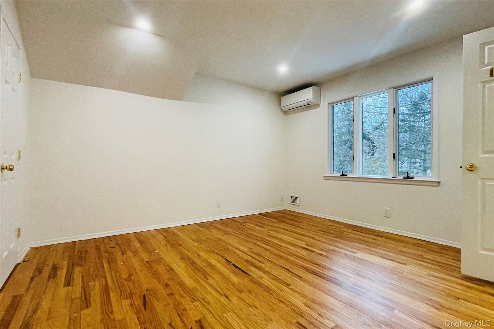 #18 photo, 164 Rock Creek Lane, Scarsdale , NY 10583