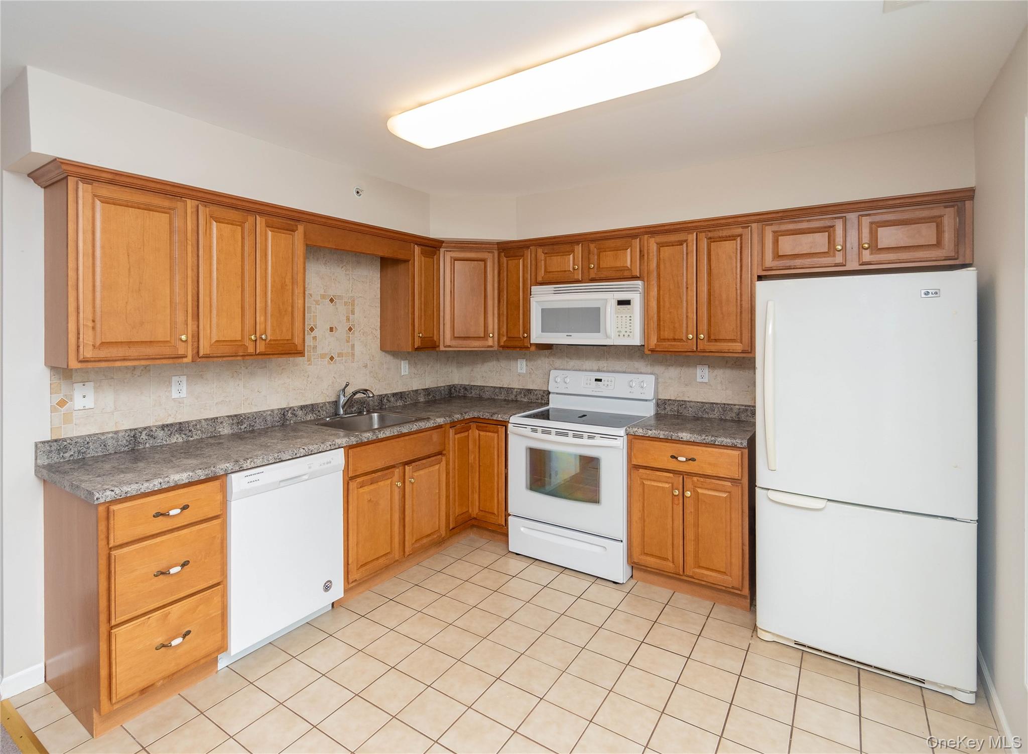 #3 photo, 70 Aveonis Court, Fishkill , NY 12524